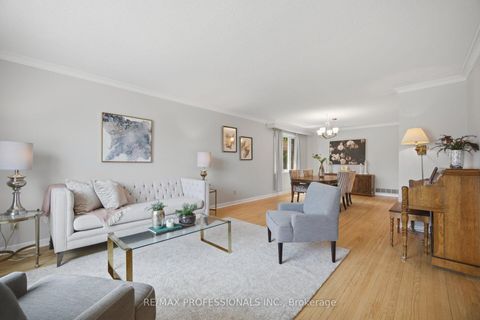 Photo 4 at 90 Peckham Avenue, Newtonbrook West, Toronto