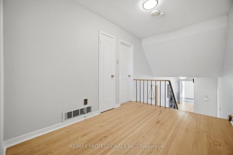 Photo 20 at 90 Peckham Avenue, Newtonbrook West, Toronto