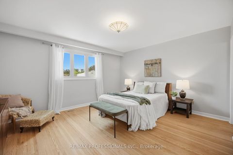 Photo 21 at 90 Peckham Avenue, Newtonbrook West, Toronto