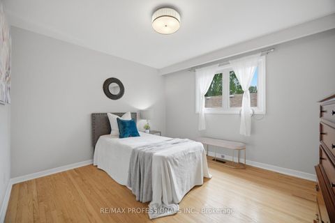 Photo 29 at 90 Peckham Avenue, Newtonbrook West, Toronto