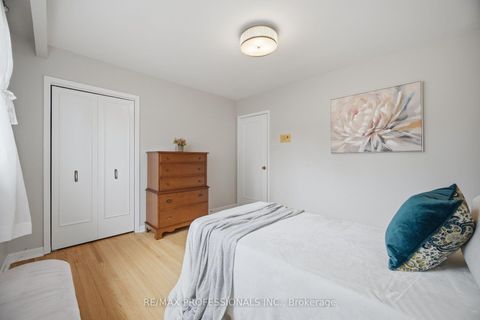 Photo 30 at 90 Peckham Avenue, Newtonbrook West, Toronto