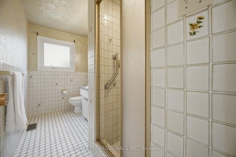 Photo 37 at 90 Peckham Avenue, Newtonbrook West, Toronto