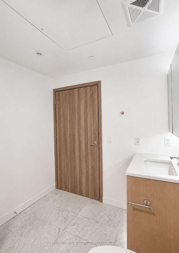 Photo 21 at 2115 - 85 McMahon Drive, Bayview Village, Toronto