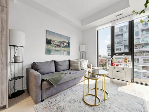 Photo 3 at 612 - 840 St Clair Avenue W, Oakwood Village, Toronto