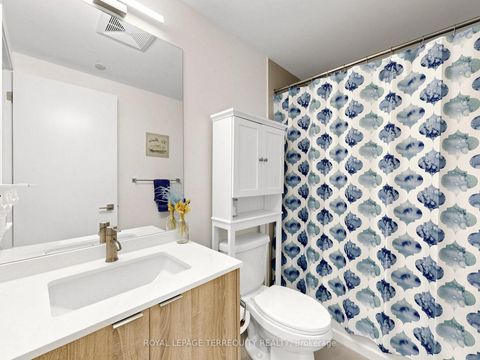 Photo 8 at 612 - 840 St Clair Avenue W, Oakwood Village, Toronto