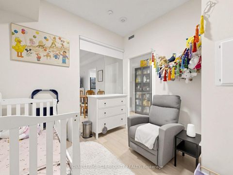 Photo 11 at 612 - 840 St Clair Avenue W, Oakwood Village, Toronto
