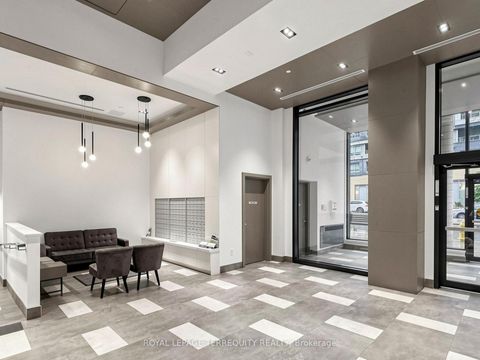 Photo 17 at 612 - 840 St Clair Avenue W, Oakwood Village, Toronto