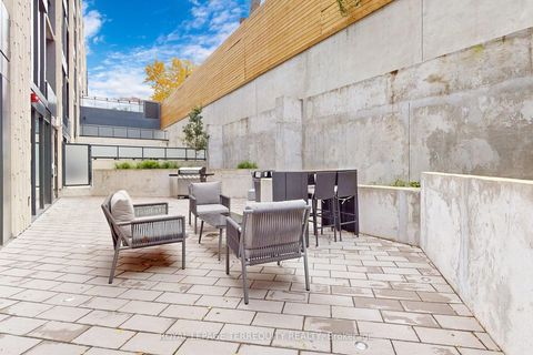 Photo 21 at 612 - 840 St Clair Avenue W, Oakwood Village, Toronto