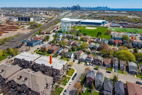 Photo 2 at 19 - 10 Carnation Avenue, Long Branch, Toronto