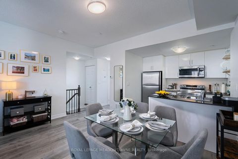 Photo 7 at 19 - 10 Carnation Avenue, Long Branch, Toronto