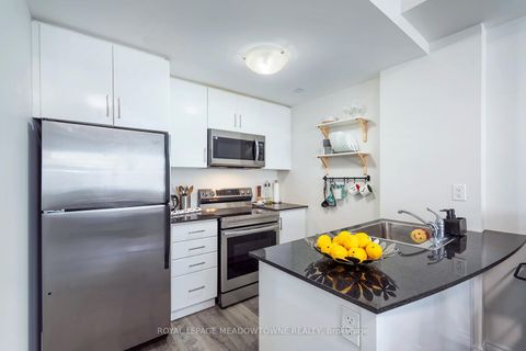 Photo 9 at 19 - 10 Carnation Avenue, Long Branch, Toronto