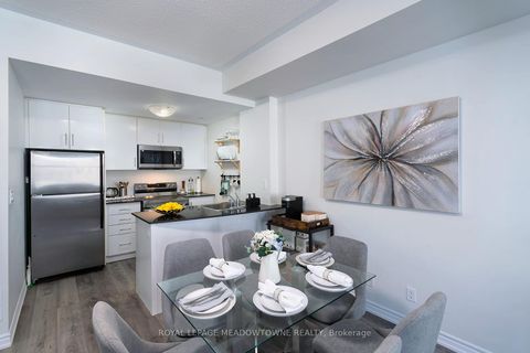 Photo 10 at 19 - 10 Carnation Avenue, Long Branch, Toronto