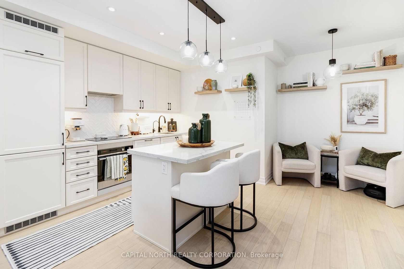 2102 - 9075 Jane Street, Concord, Vaughan photo number 2