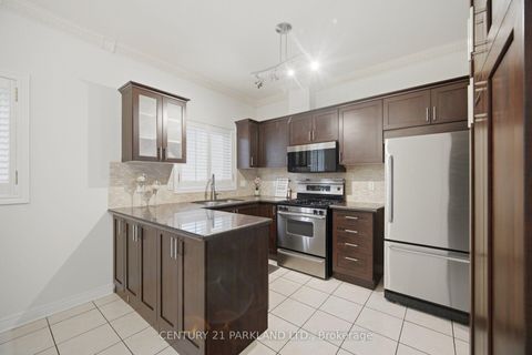 Photo 11 at 148 Solway Avenue, Maple, Vaughan