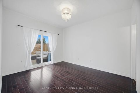 Photo 15 at 148 Solway Avenue, Maple, Vaughan