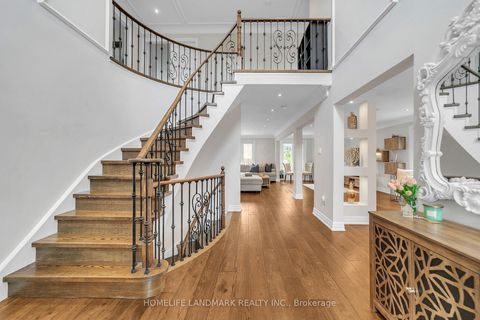 Photo 3 at 36 Coldstream Crescent, Devonsleigh, Richmond Hill