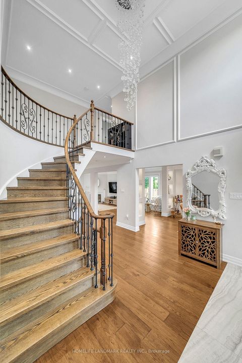 Photo 4 at 36 Coldstream Crescent, Devonsleigh, Richmond Hill