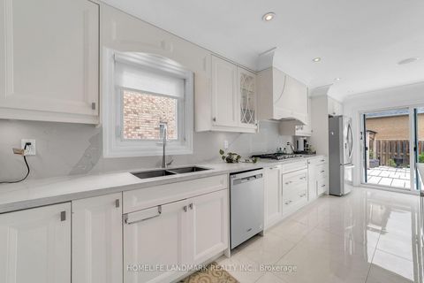 Photo 18 at 36 Coldstream Crescent, Devonsleigh, Richmond Hill