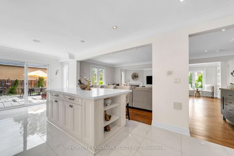 Photo 19 at 36 Coldstream Crescent, Devonsleigh, Richmond Hill