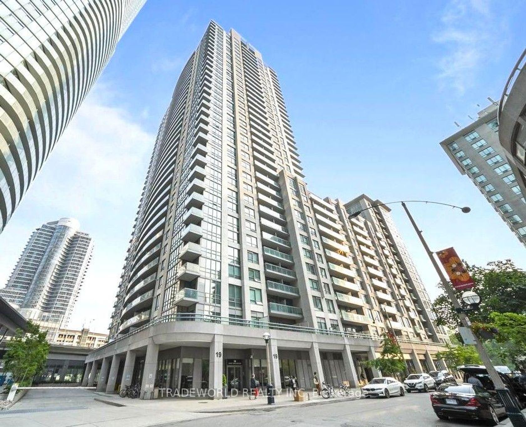 907 - 19 Grand Trunk Crescent, Waterfront Communities C1, Toronto photo number 2
