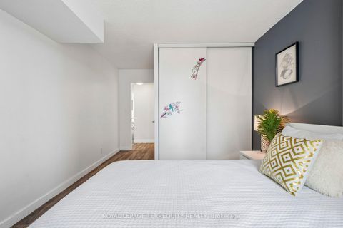 Photo 17 at 906 - 18 Lee Centre Drive, Woburn, Toronto