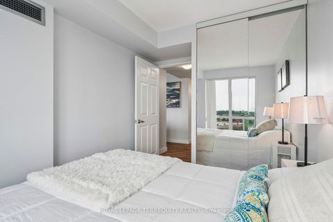 Photo 19 at 906 - 18 Lee Centre Drive, Woburn, Toronto