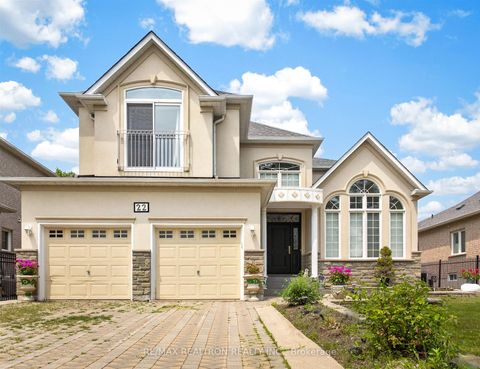 Photo 1 at 22 Queensborough Court, Oak Ridges Lake Wilcox, Richmond Hill