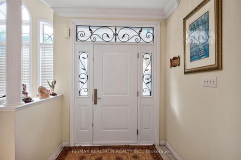 Photo 8 at 22 Queensborough Court, Oak Ridges Lake Wilcox, Richmond Hill