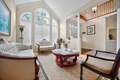 Photo 9 at 22 Queensborough Court, Oak Ridges Lake Wilcox, Richmond Hill