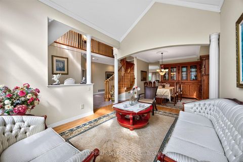 Photo 12 at 22 Queensborough Court, Oak Ridges Lake Wilcox, Richmond Hill
