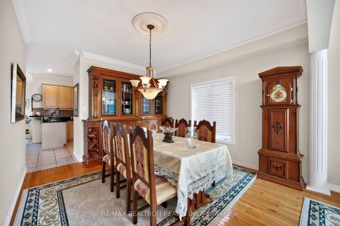 Photo 13 at 22 Queensborough Court, Oak Ridges Lake Wilcox, Richmond Hill