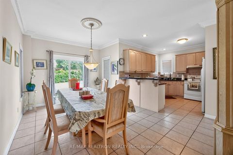Photo 15 at 22 Queensborough Court, Oak Ridges Lake Wilcox, Richmond Hill
