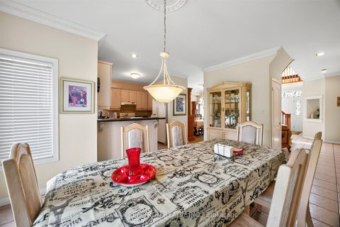 Photo 16 at 22 Queensborough Court, Oak Ridges Lake Wilcox, Richmond Hill