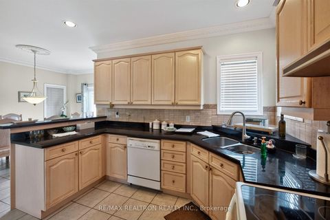 Photo 19 at 22 Queensborough Court, Oak Ridges Lake Wilcox, Richmond Hill