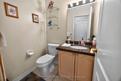 Photo 24 at 22 Queensborough Court, Oak Ridges Lake Wilcox, Richmond Hill