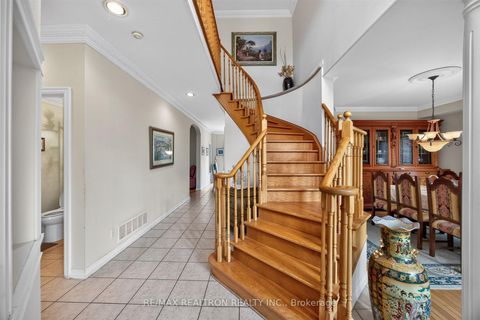 Photo 25 at 22 Queensborough Court, Oak Ridges Lake Wilcox, Richmond Hill