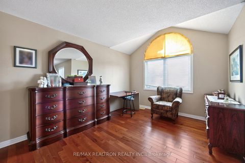 Photo 30 at 22 Queensborough Court, Oak Ridges Lake Wilcox, Richmond Hill