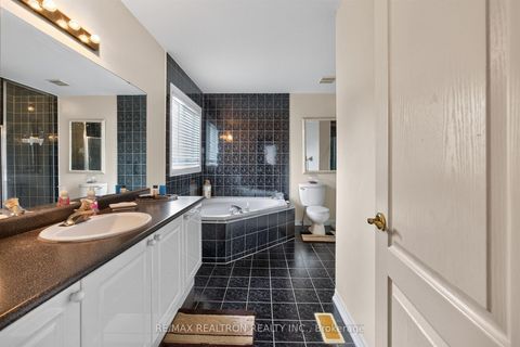 Photo 31 at 22 Queensborough Court, Oak Ridges Lake Wilcox, Richmond Hill