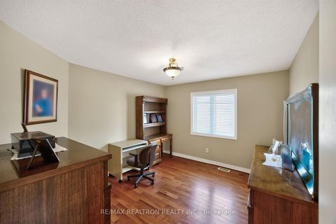 Photo 36 at 22 Queensborough Court, Oak Ridges Lake Wilcox, Richmond Hill