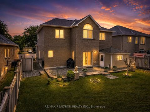 Photo 47 at 22 Queensborough Court, Oak Ridges Lake Wilcox, Richmond Hill