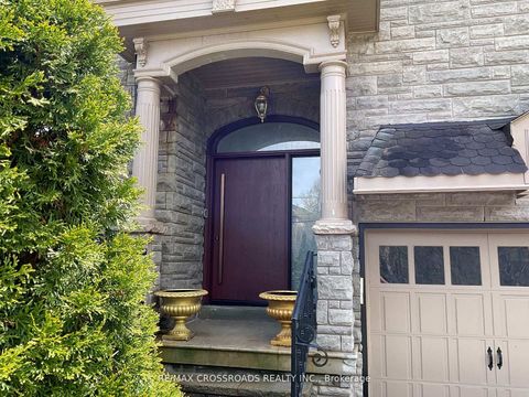 Photo 1 at 129 Lakeland Crescent, Oak Ridges Lake Wilcox, Richmond Hill