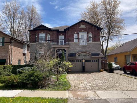 Photo 2 at 129 Lakeland Crescent, Oak Ridges Lake Wilcox, Richmond Hill