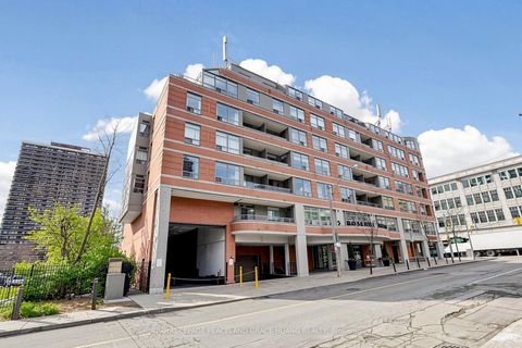 Photo 1 at 609 - 5 Rosehill Avenue, Moore Park, Toronto