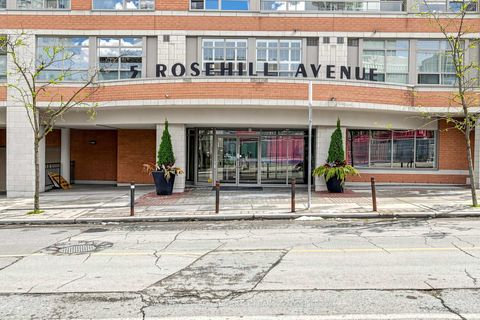 Photo 4 at 609 - 5 Rosehill Avenue, Moore Park, Toronto