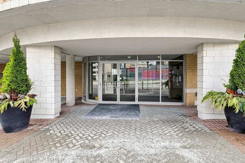Photo 5 at 609 - 5 Rosehill Avenue, Moore Park, Toronto