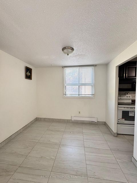 Photo 7 at 202 - 1445 Wilson Avenue, CFB, Toronto