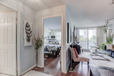 Photo 4 at 402 - 18 Pemberton Avenue, Newtonbrook East, Toronto
