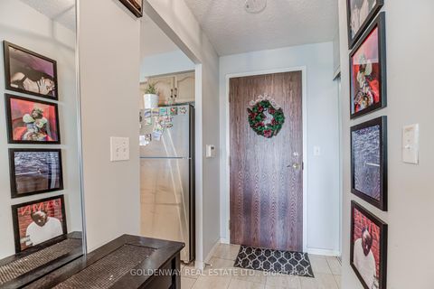 Photo 5 at 402 - 18 Pemberton Avenue, Newtonbrook East, Toronto