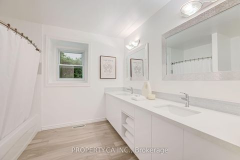 Photo 20 at 143 Cambridge Crescent, South Richvale, Richmond Hill