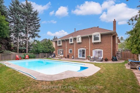 Photo 28 at 143 Cambridge Crescent, South Richvale, Richmond Hill